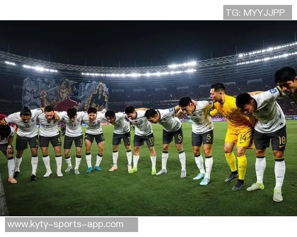 一代足球巨星告别赛场退役瞬间感动无数球迷泪洒看台 一代足球巨星告别赛场退役瞬间感动无数球迷泪洒看台